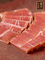 火腿切片，溫水浸泡5分鐘